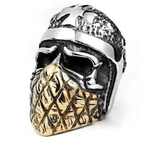 Anel de aço – motociclista com capacete